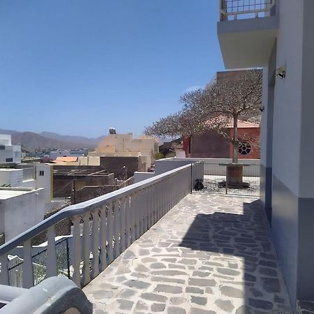Vivenda Com Patio, No Coracao Do Mindelo Exterior foto