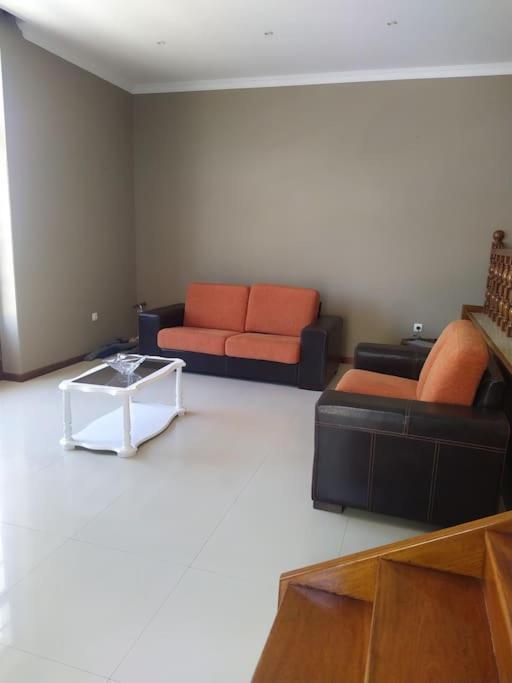 Vivenda Com Patio, No Coracao Do Mindelo Exterior foto