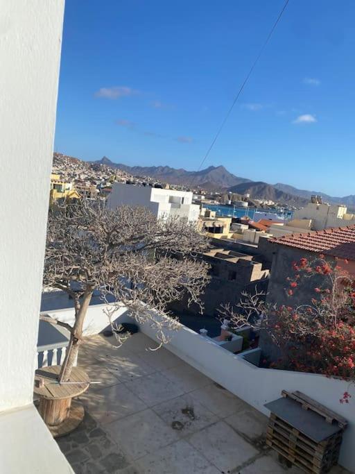 Vivenda Com Patio, No Coracao Do Mindelo Exterior foto