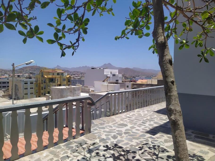 Vivenda Com Patio, No Coracao Do Mindelo Exterior foto
